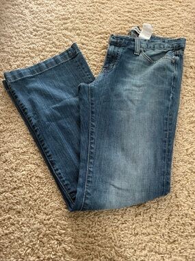 GAP Women's Long and Lean Medium Blue Bootcut Jeans